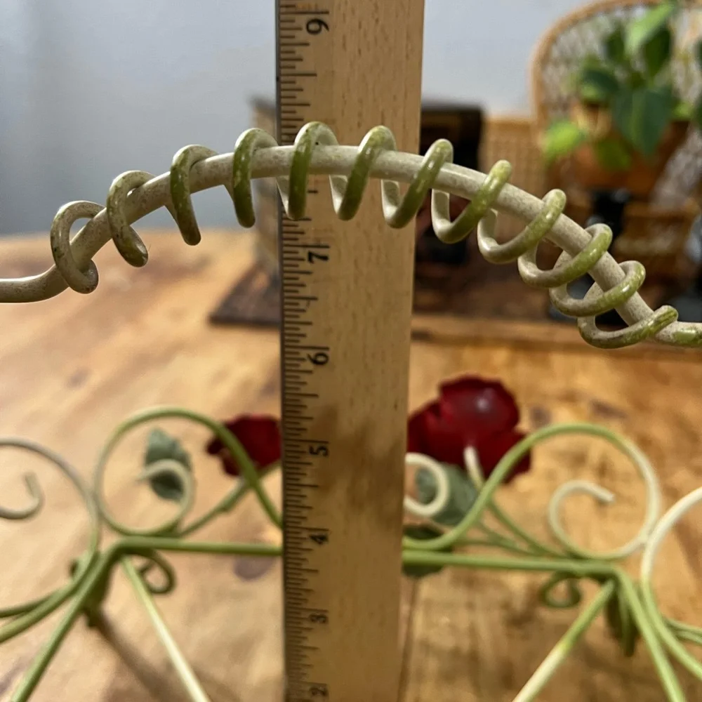 Red Roses Iron Plate Holder